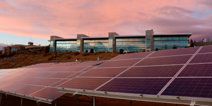 ¿Por qué debería instalar paneles solares en mi empresa?